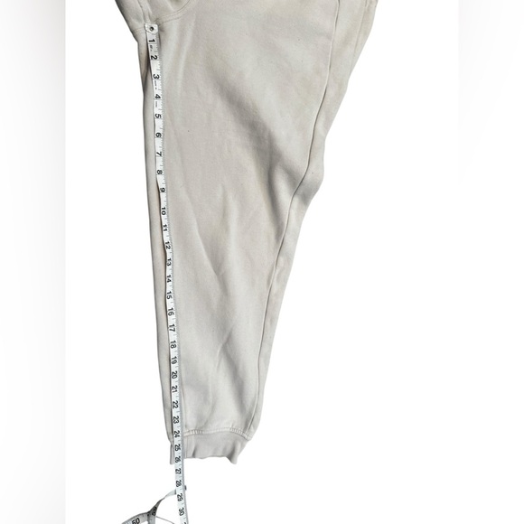 Lululemon Scuba High-Rise Jogger Baggy Sweatpants Cream Women’s 12 Read - Picture 7 of 9